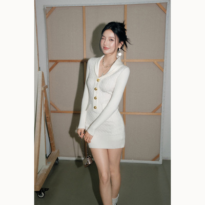 OLIVIA DUO翻领针织连衣裙2026春季新款法式修身显瘦打底包臀裙