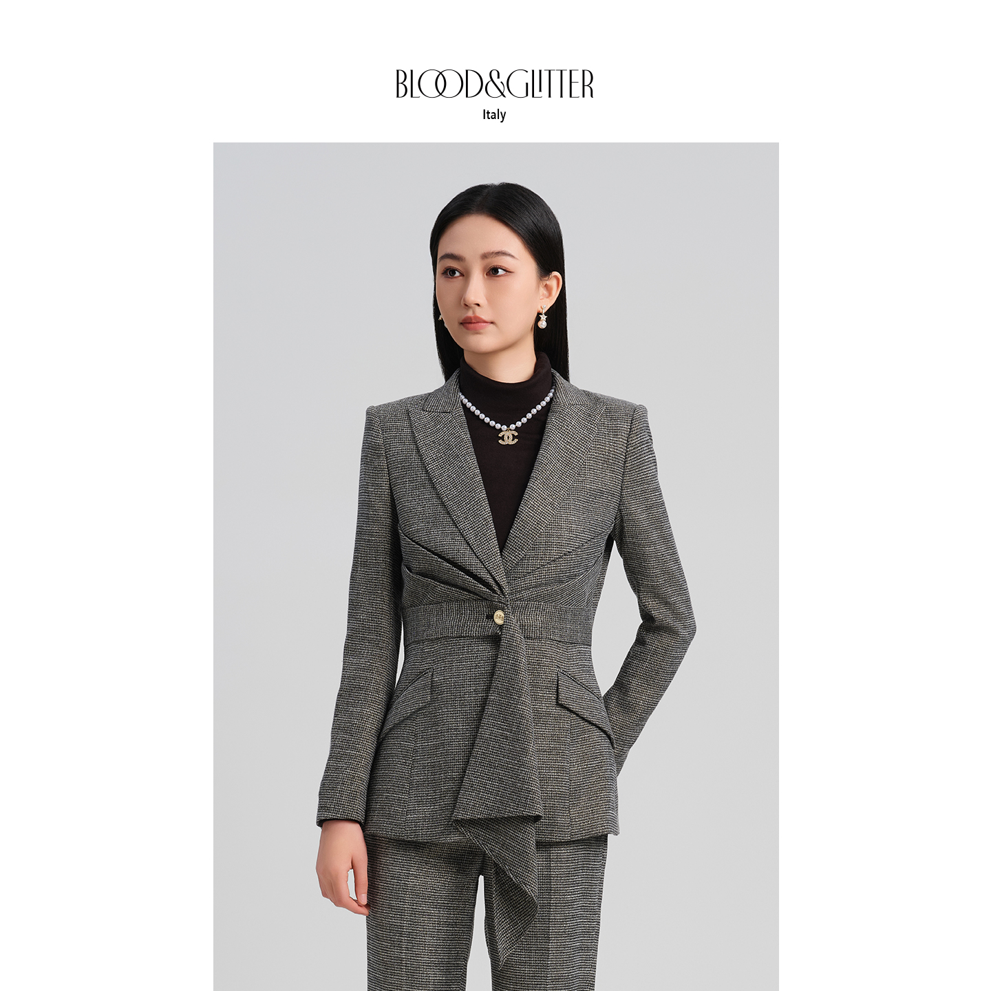 压褶设计不规则下摆气质西装外套