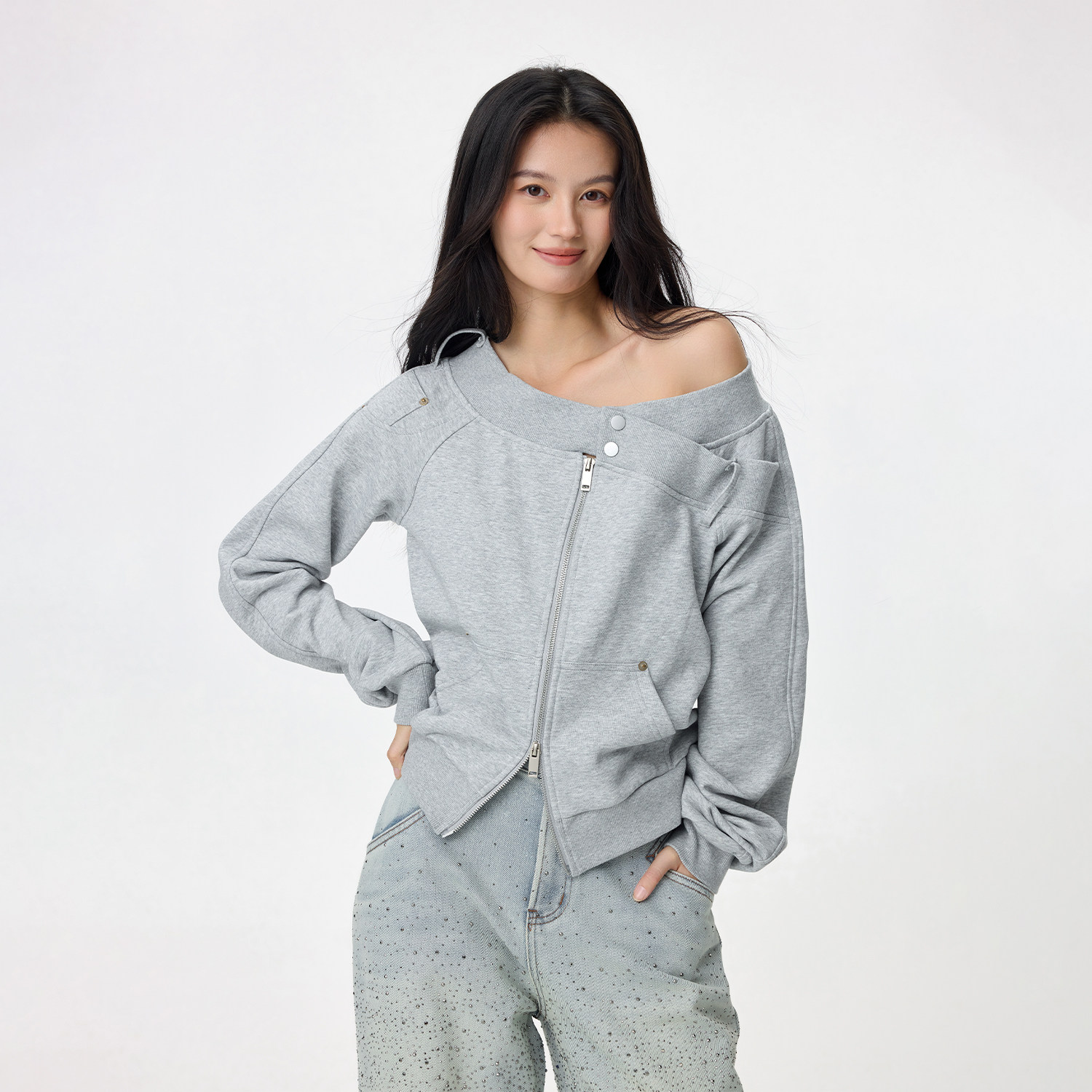 LOUZING休闲斜肩卫衣女2026新款小个子拉链露肩休闲假两件外套潮