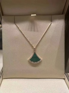 Bvlgari宝格丽DIVAS’ DREAM系列绿孔雀石镶钻扇子项链18K玫瑰金