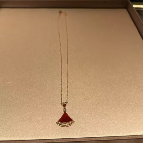 Bvlgari红玉髓镶钻扇子项链