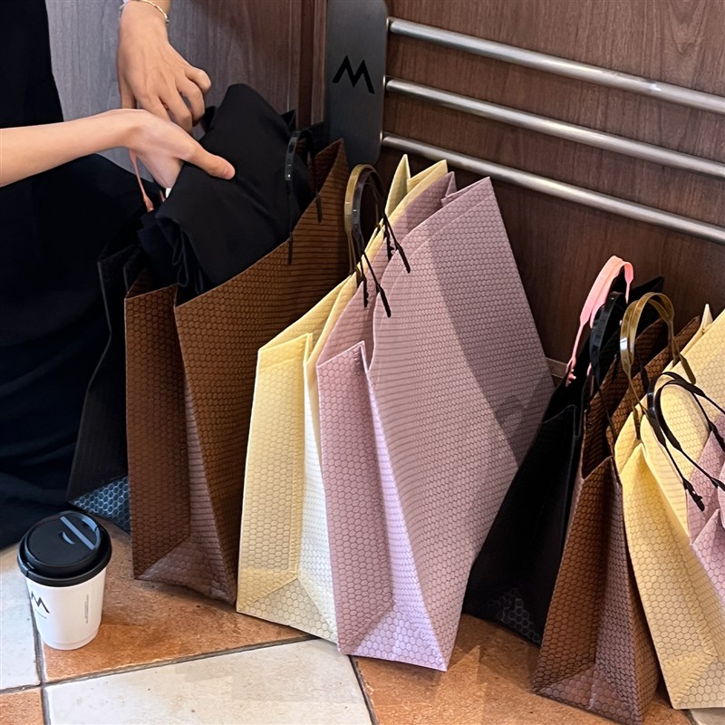 速发新款服装店购物打包带衣服无纺布手包袋装提装袋子礼品礼袋