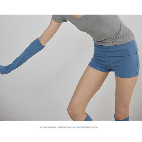 piisure 基训热身 弹力针织慕斯肤感 时髦大翻边短裤