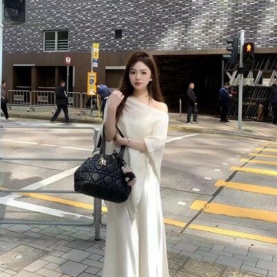 不规则斜肩针织防晒罩衫女夏200斤胖mm缎面吊带连衣裙大码两件套