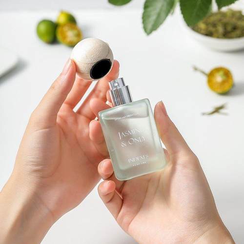 网红小众香水男女持久淡香清新一盏茶光系列茶香木盖磨砂学生平价