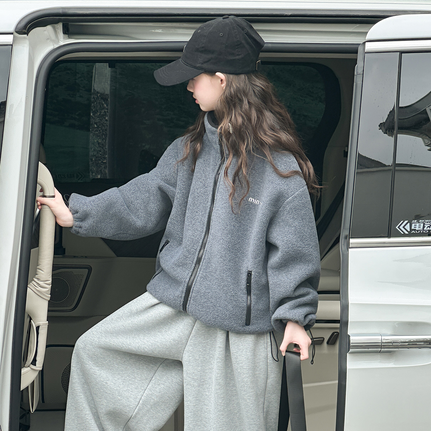 女童秋冬款加绒外套加厚立领卫衣
