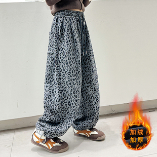 儿童女童冬装一体加绒裤子2025新款中大童女孩冬季加厚豹纹阔腿裤