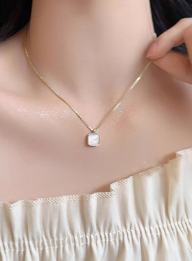 钛钢不褪色方形贝母项链