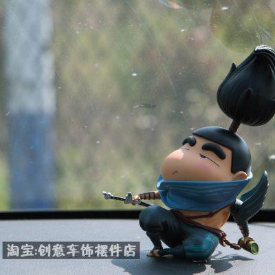 潮玩车载蜡笔小新武士摆件创意汽车用品搞笑恶搞网红热门公仔礼物