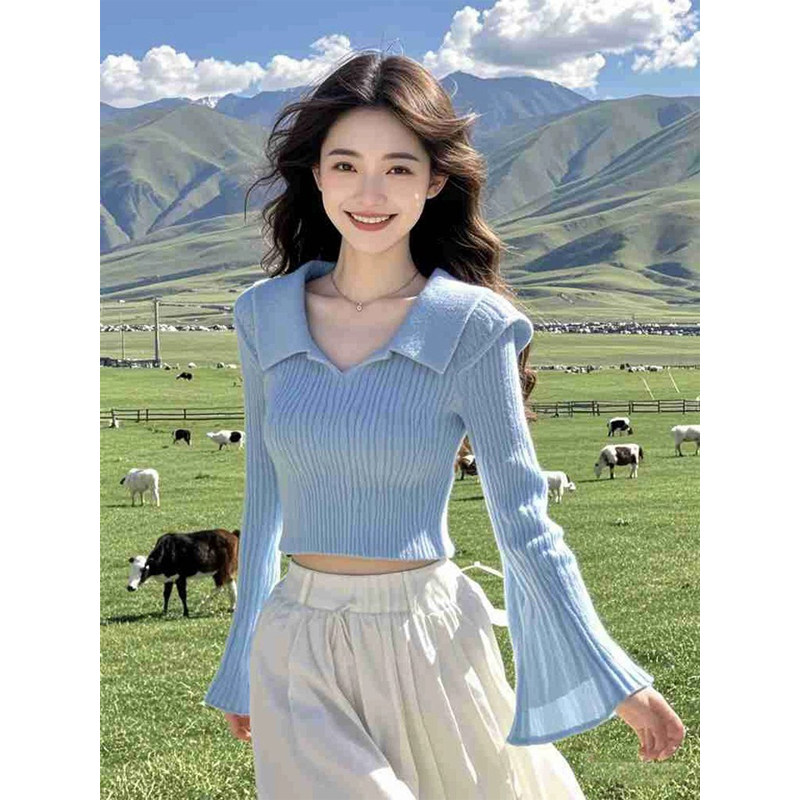 BLLOUKE2025秋冬新款韩系小众设计感翻领喇叭袖蓝色毛衣针织衫女