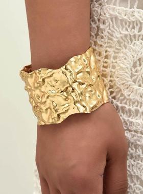 Metal Bracelet Arm Ring for Women跨境新款褶皱金属手镯臂环女