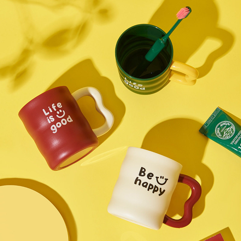 大容量新潮时尚漱口杯 英文字母漱口杯 刷牙杯加厚底座厂家