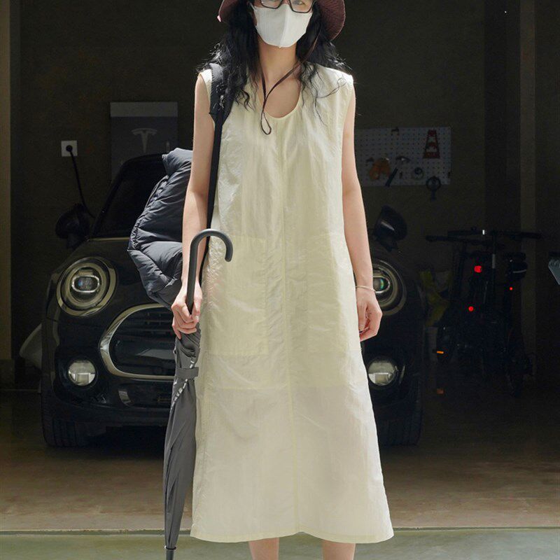 墨绿色工装直筒无袖连衣裙夏季新款日系简约圆R领宽松显瘦长裙女