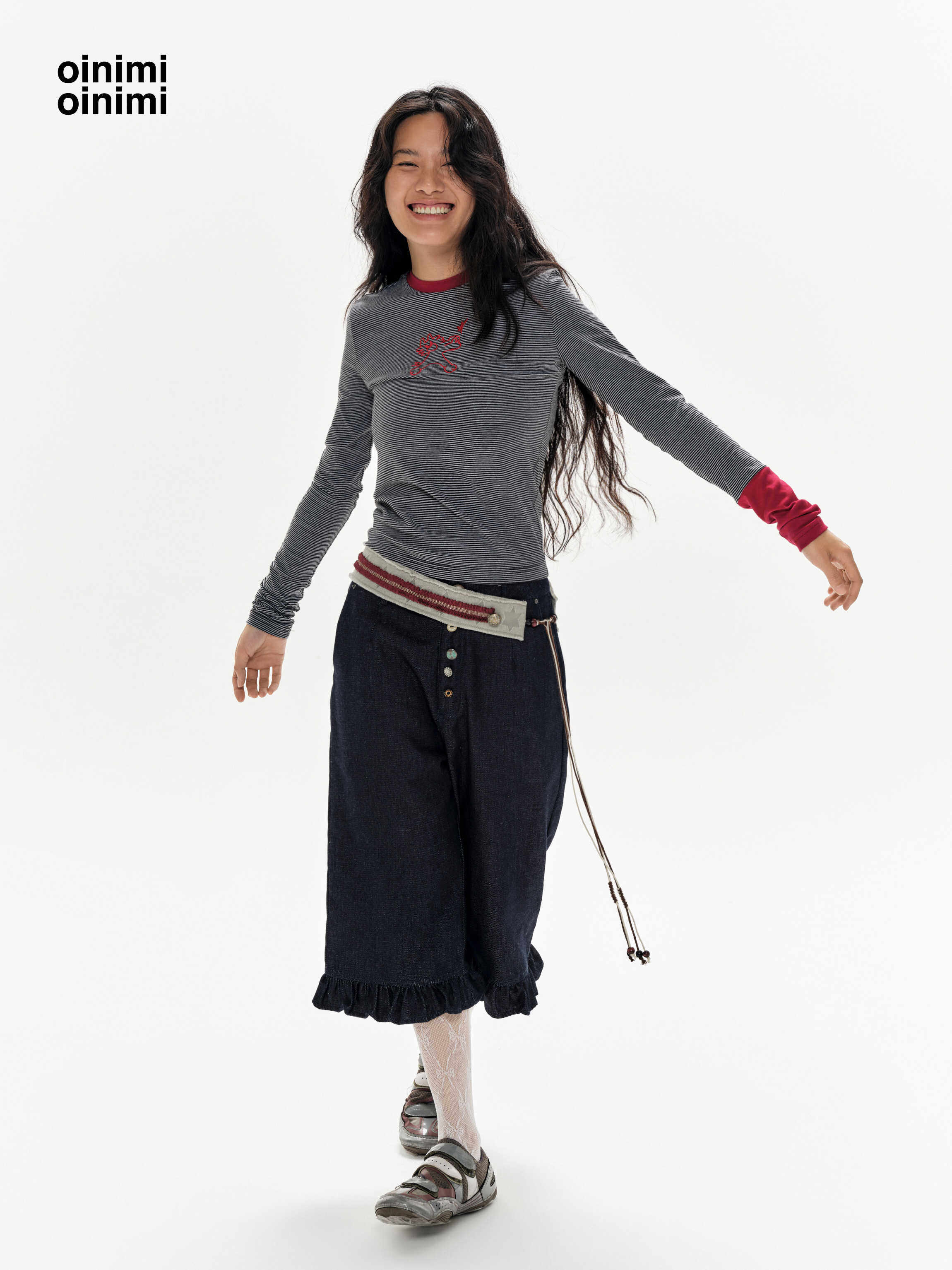 oinimi 撞色灰条纹长袖T恤 虎星刺绣圆领内搭上衣