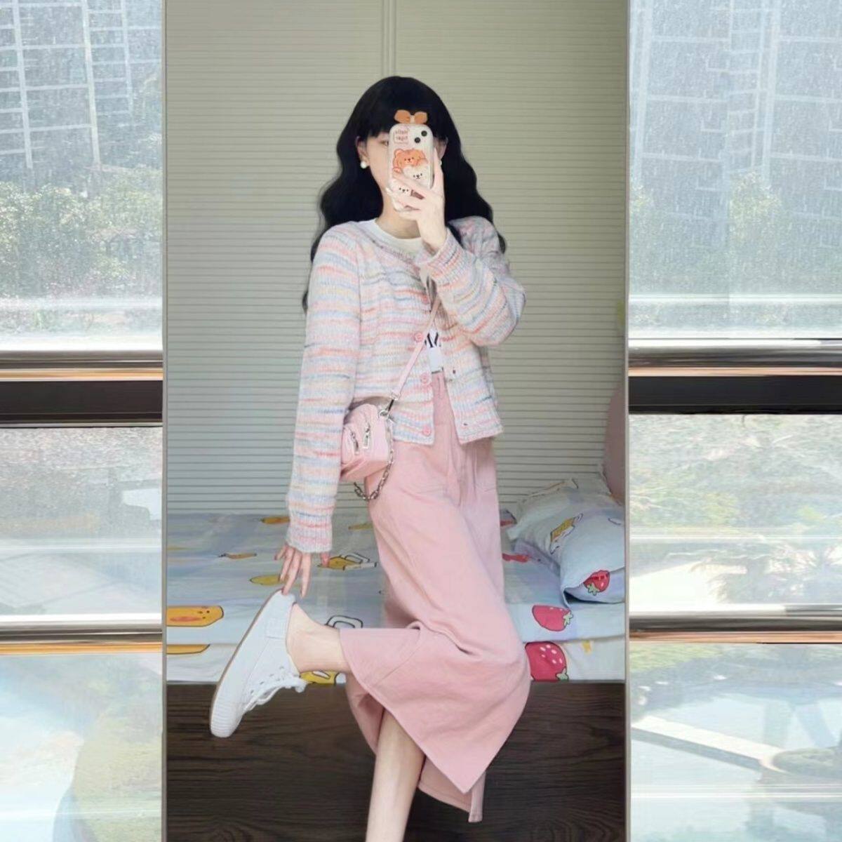 甜美温柔小众秋季穿搭一整套气质条纹毛衣开衫粉色半身裙二件套装