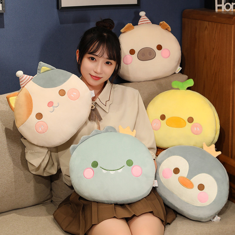 可爱暖手抱枕办公室可插手午睡小枕头学生宿舍毛绒暖手捂冬季女生