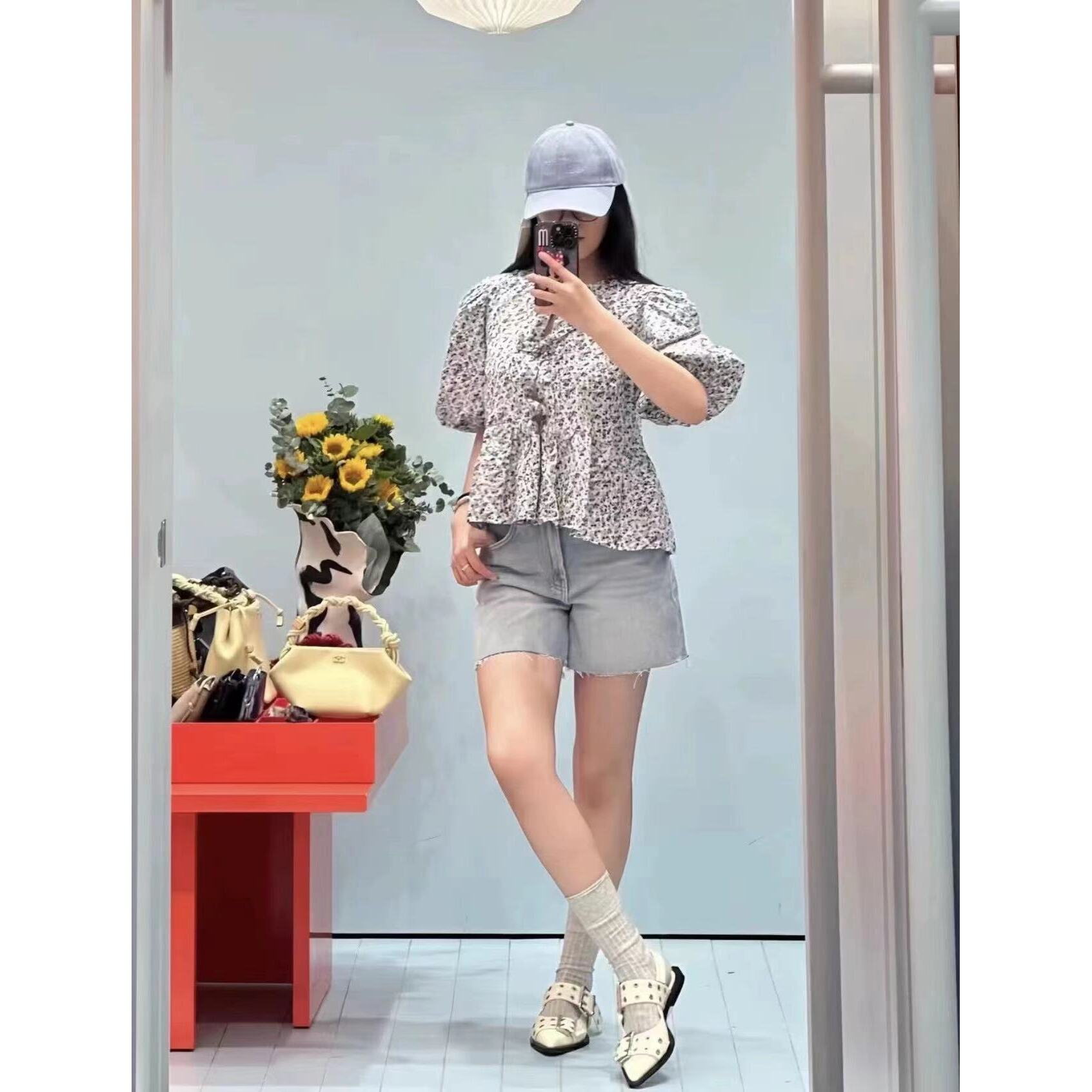 北欧GA年春夏新款湖蓝色印花泡泡袖圆领系带法式碎花衬衣女31797