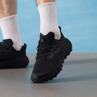 安德玛(UNDERARMOUR)男鞋女鞋跑步鞋子男 25冬新款健身训练休闲