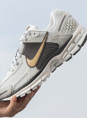 Nike耐克女鞋ZOOM VOMERO 5运动鞋秋季新款训练跑步鞋HM9657