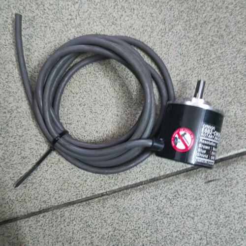旋转编码器E6B2-CWZ6CE6B2-CWZ6C 100P/R 2ME6B2-CWZ6C 360P/R 2M