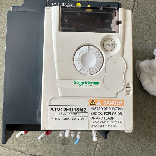 议价ATV12HU15M2变频器1.5kw