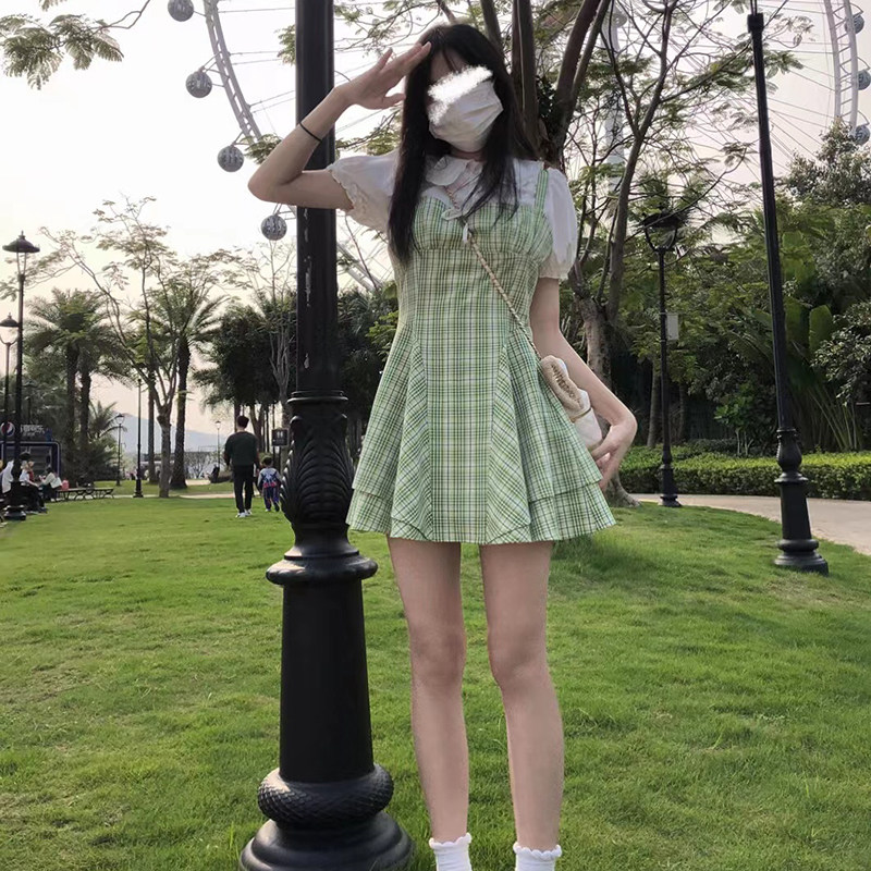 速发东京k时记j气连衣裙子夏季度假风连衣裙复古岁质绿色吊带连衣