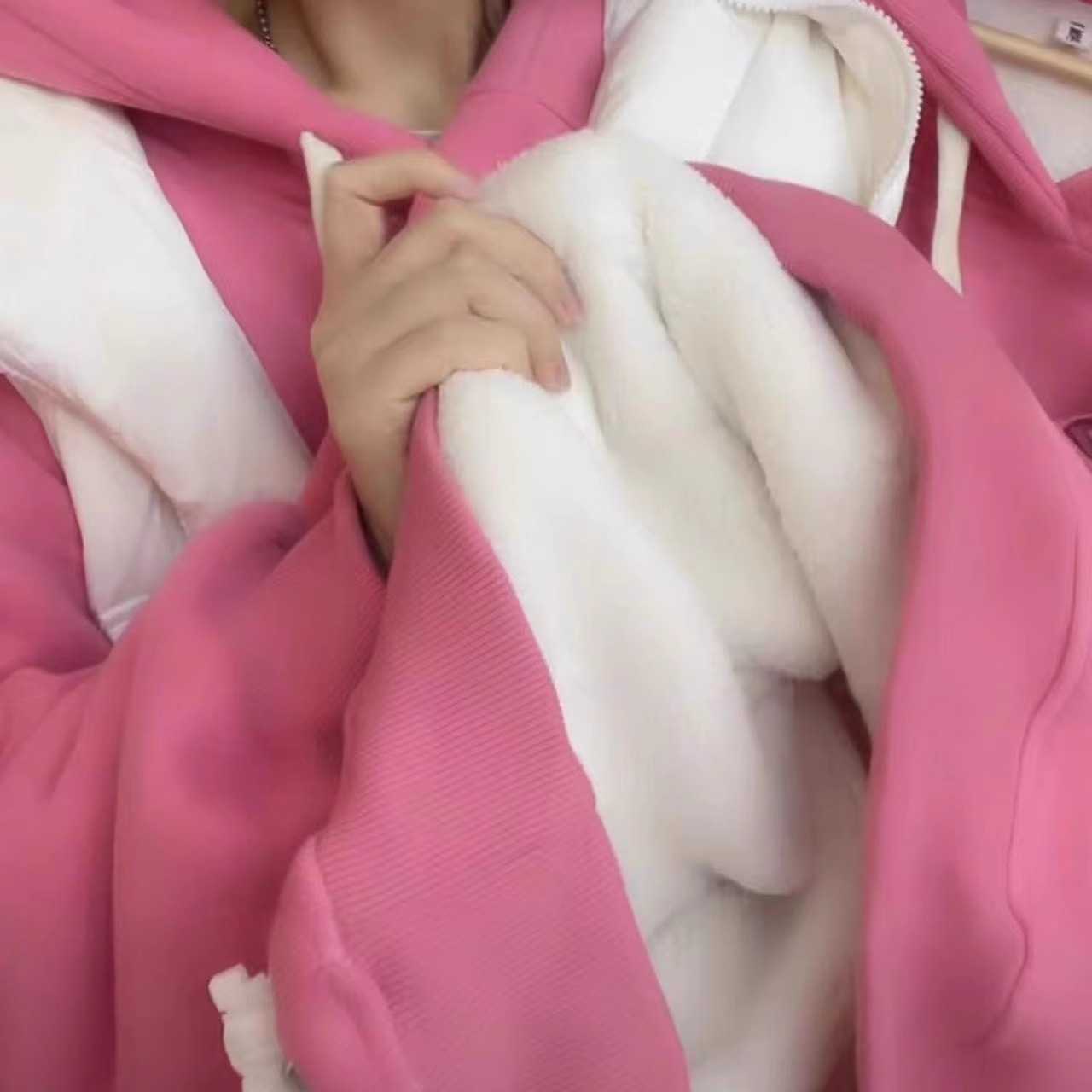 绣花加绒羊羔绒连帽卫衣韩版宽松