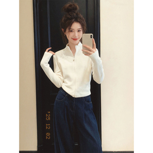 好看到逆天~杏色立领拉链针织开衫外套毛衣女款2025新款冬装上衣