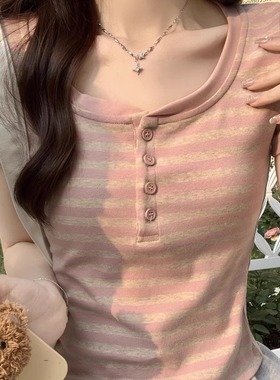 性感又显瘦~正肩条纹短袖T恤女夏纯棉修身小众设计感圆领纽扣上衣