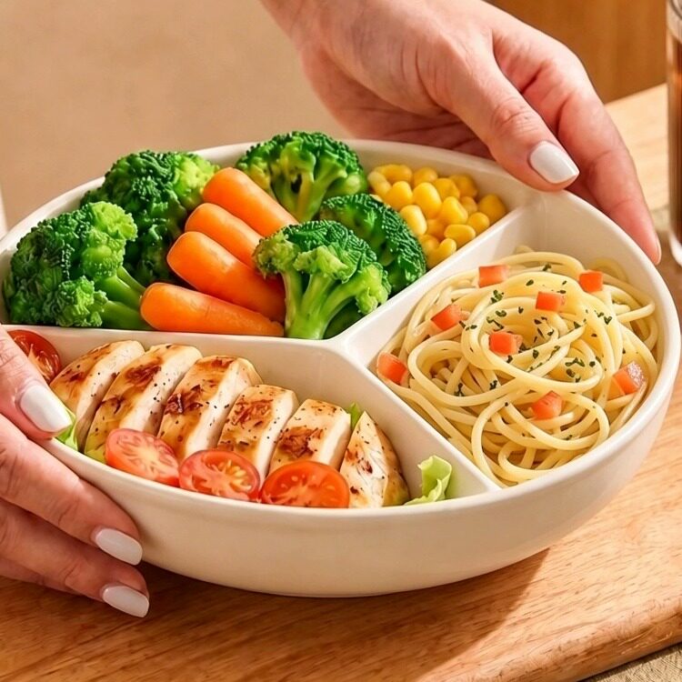 陶瓷分格餐盘大人减肥减脂定量专用早餐盘子家用儿童辅食三格蒸盘