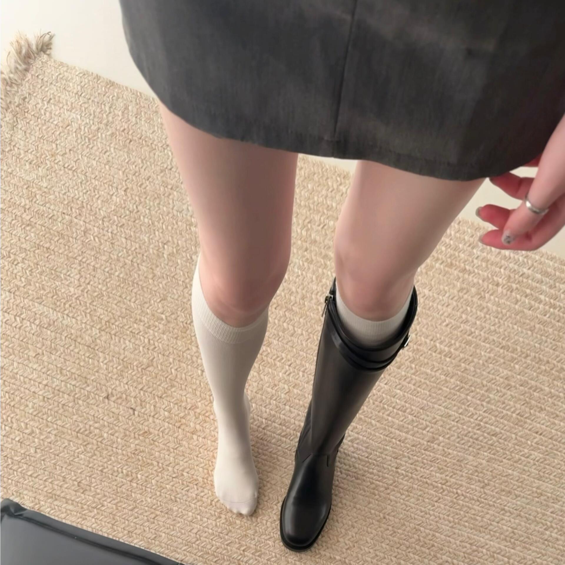 好韩!hunter搭小腿袜露边边太显腿细了吧!上腿真的舒服又显瘦!