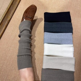 谁懂Leggings+袜套杀伤力!微喇袜套修饰腿型~既保暖又时尚!绝啦