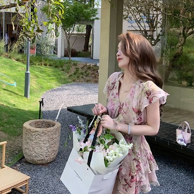 只有妮 野蔷薇  浪漫明艳气质碎花连衣裙女夏季温柔收腰绑带短裙