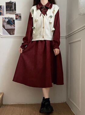 初中女生可爱甜美连衣裙秋冬新款高中学生潮流学院风洋气中长裙子