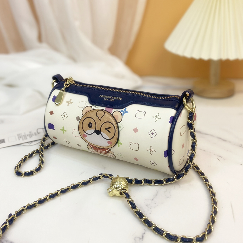 比尔熊包包女2022夏天新款小众轻奢链条笔筒包可爱卡通单肩斜挎包