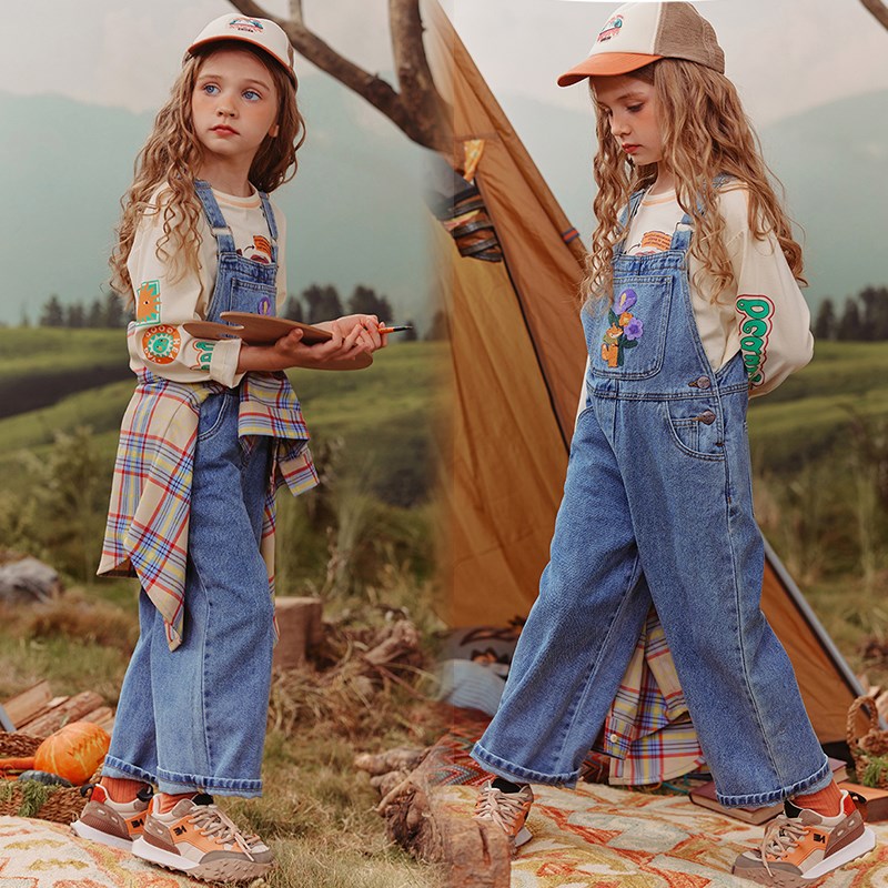 女童背带裤2024春季新款儿童经典水洗色绣花百搭牛仔裤休闲长裤子