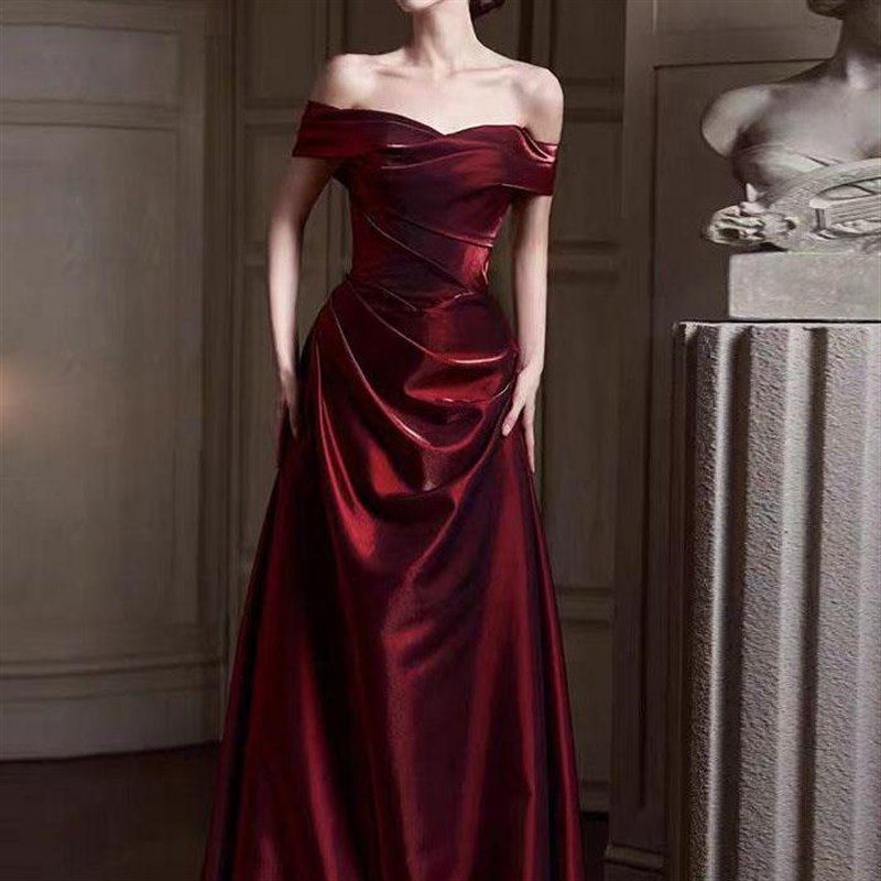 法式一字肩酒红缎面轻奢显瘦宴会回门订结婚新娘敬酒晚礼服裙拖尾