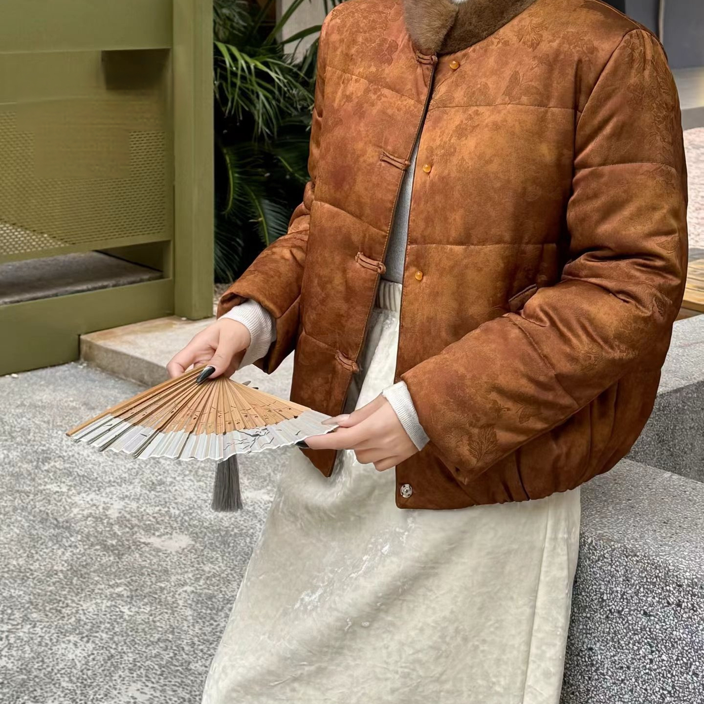 琪飞佳族冬季新款兔毛领短款棉衣