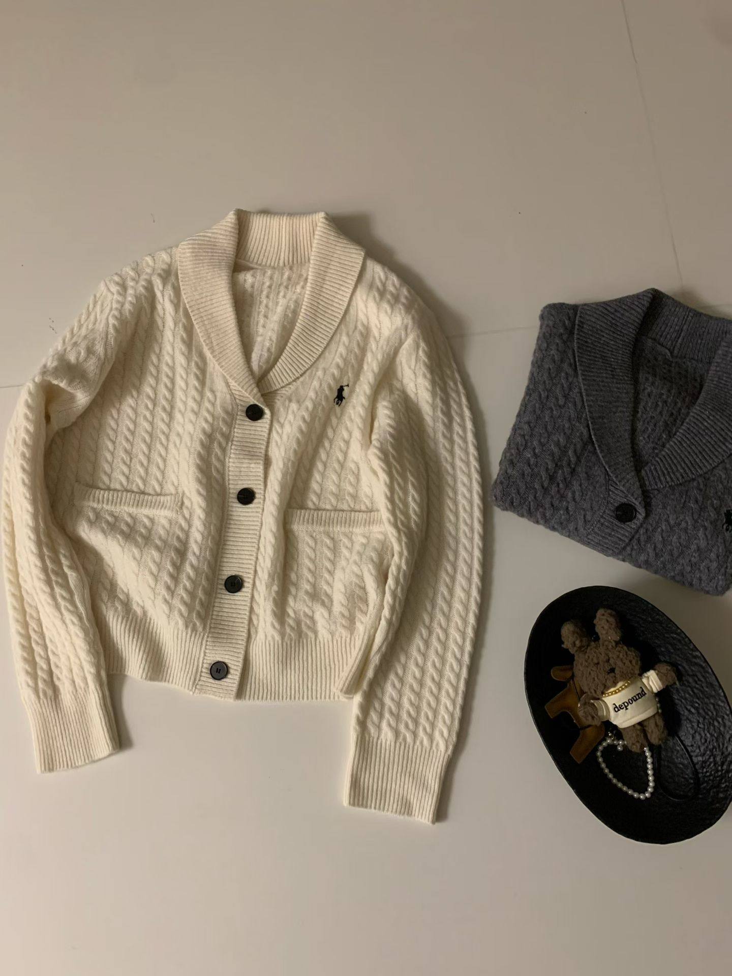 100%羊毛韩系学院风刺绣小麻花羊毛开衫女2025冬减龄翻领针织外套