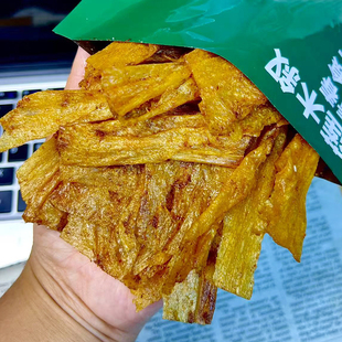 配料表太干净!大辣片豆皮辣条网红爆品童年记忆香辣味休闲小零食
