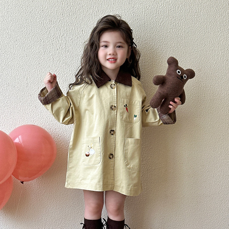 女宝宝春秋新款卡通休闲风衣纯棉可爱外套小女孩甜美韩版夹克衫潮