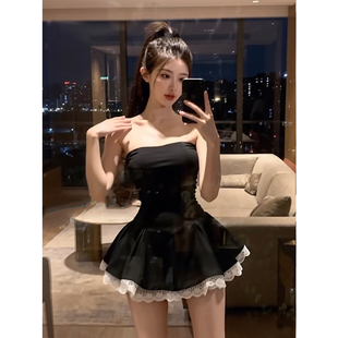 秋冬气质名媛风时尚性感抹胸连衣裙收腰修身蓬蓬裙蕾丝边短裤套装