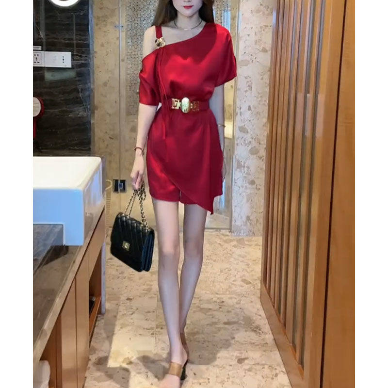 2024新款时尚露肩短袖上衣短裤套装女气质宽松显瘦遮肚短裤两件套