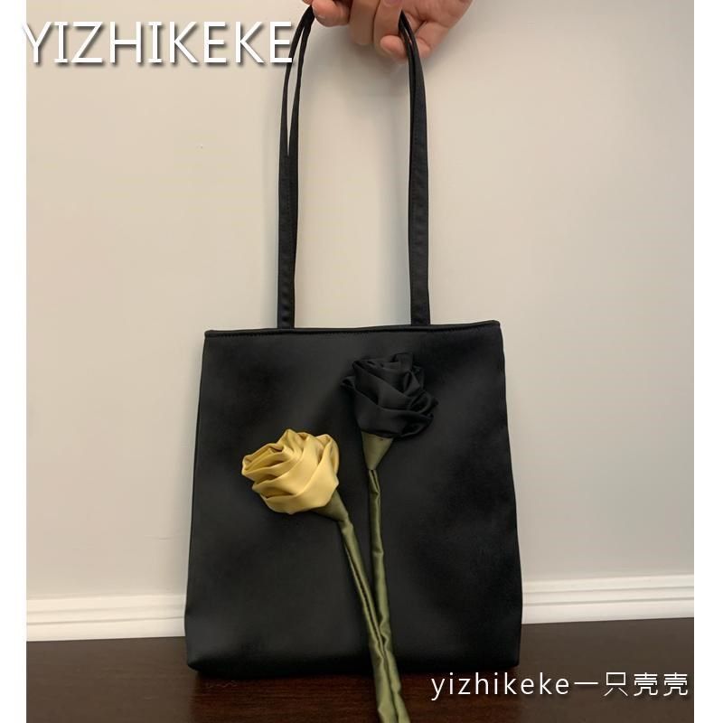 手工制作花花轻便百搭缎面手提袋高级质感2024秋腋下包包立体玫瑰