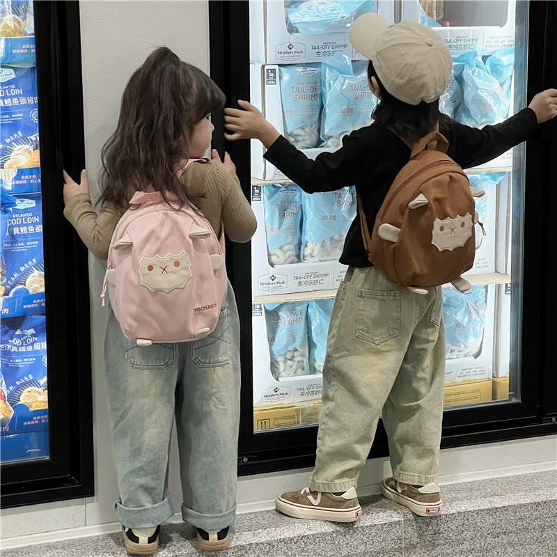 儿童可爱小羊双肩包男女童小班托班书包幼儿园宝宝出游轻便小背包