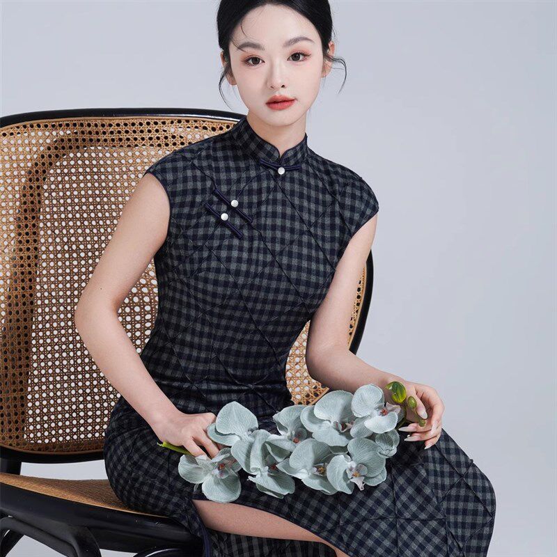 新中式改良格子旗袍棉麻连衣裙少女年轻日常气质修身学生复古长款