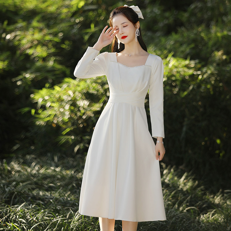 领证登记小礼服小白裙秋冬长袖法式缎面平时可穿轻婚纱订婚连衣裙