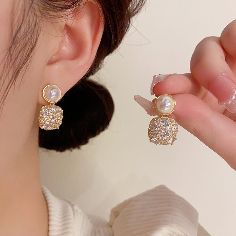 法式轻奢高级感时尚珍珠锆石耳坠s925银针甜美百搭气质耳网红耳环,饰品/流行首饰/时尚饰品新,耳环,淘宝优惠券,粉丝福利购,淘宝优惠卷