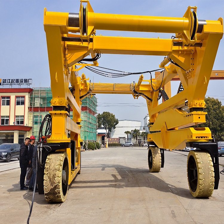 靖起起重机 储能柜跨运车 集装箱搬运车 稳定运行 新能源行业用,五金/工具,打桩机,淘宝优惠券,粉丝福利购,淘宝优惠卷