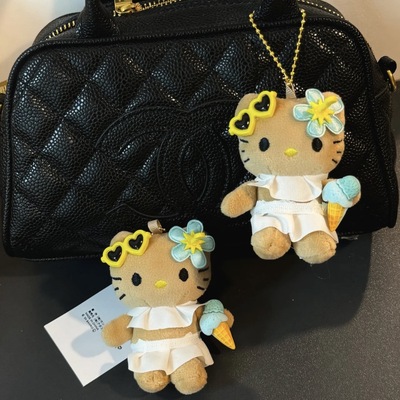 小鼻嘎kitty挂件黑皮白裙可爱